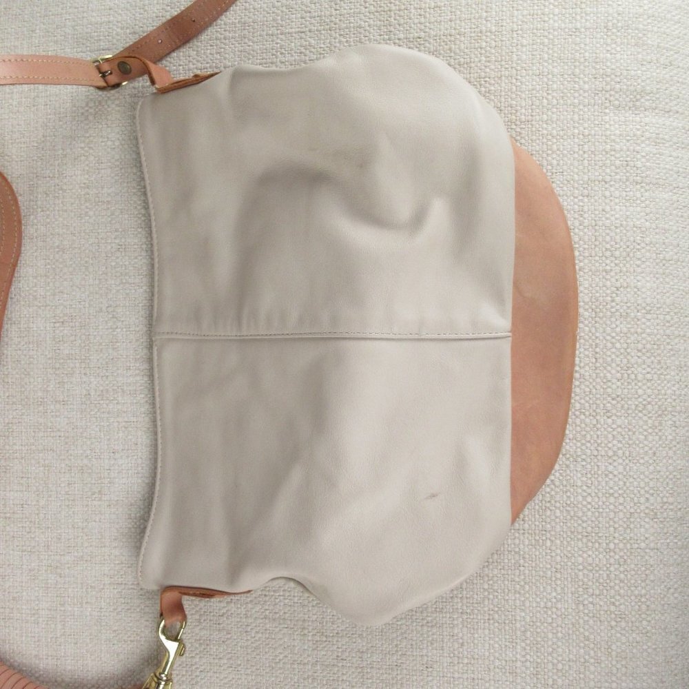 COA Carpetbags Of America Bone Medium Leather Bucket Bag Natural Trim Gold - Picture 3 of 8